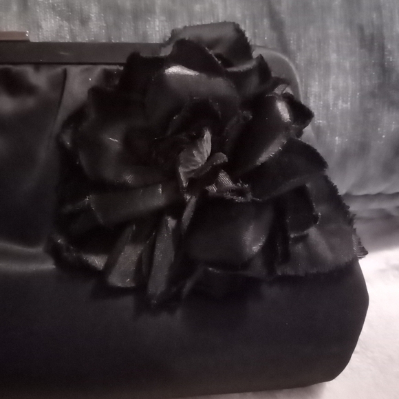 Banana republic clasp clutch Black Floral Feminine (8E) - Picture 6 of 15